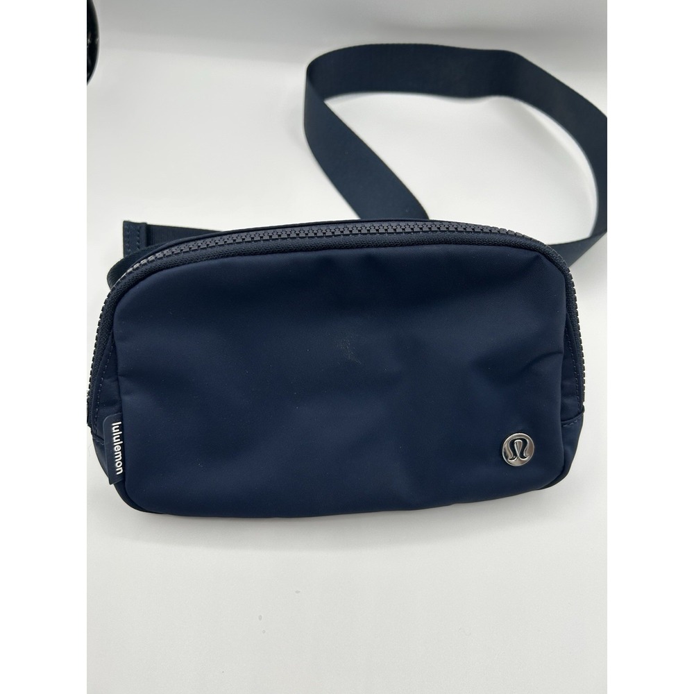Lululemon Everywhere Belt Bag 1L One Size True Navy